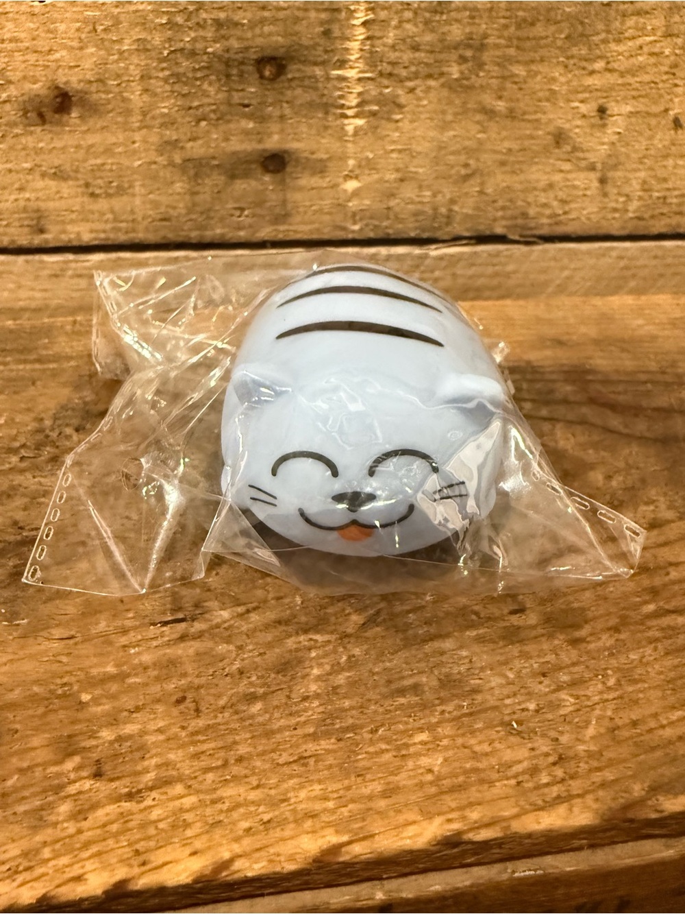 SMITH White & Gray Smiling Cat Squishy Toy